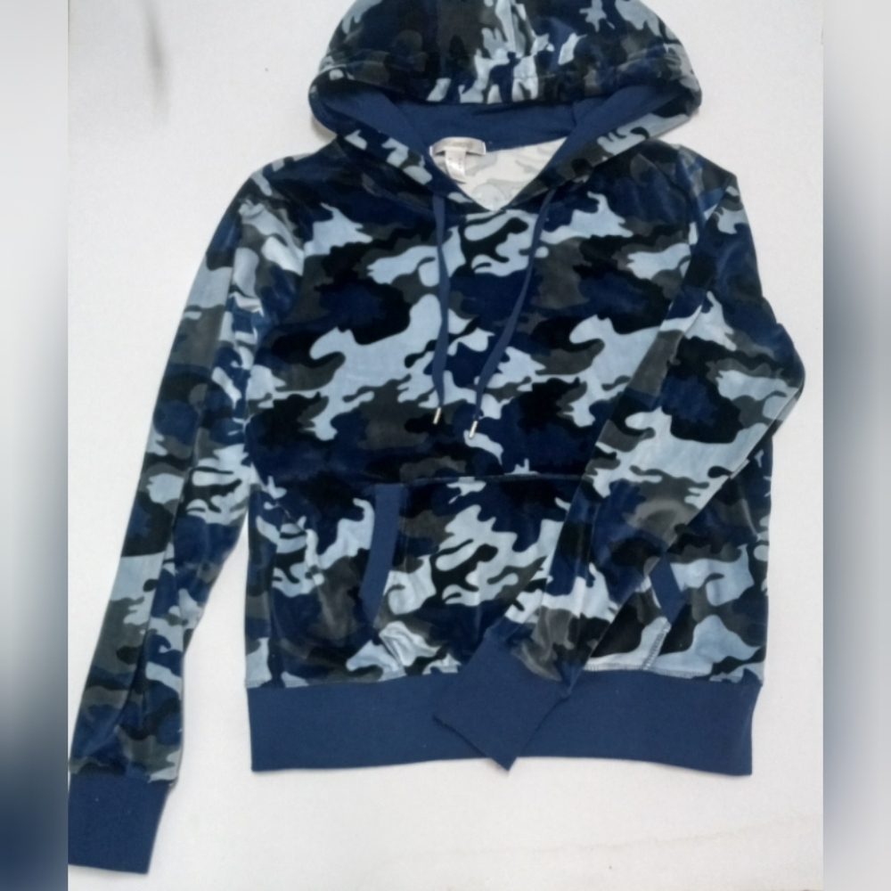 Nice soft Cozy  Sweatshirt Size M